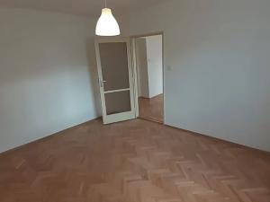 Pronájem bytu 3+1, Benešov, 69 m2
