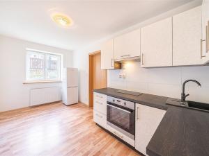 Prodej bytu 2+kk, Karlovy Vary - Drahovice, Boženy Němcové, 37 m2