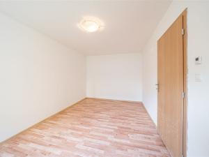 Prodej bytu 2+kk, Karlovy Vary - Drahovice, Boženy Němcové, 37 m2