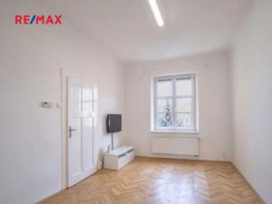 Pronájem bytu 2+kk, Praha - Holešovice, U průhonu, 49 m2