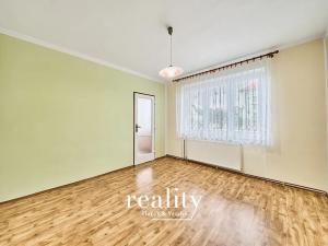 Prodej bytu 2+1, Hrušovany nad Jevišovkou, Znojemská, 52 m2