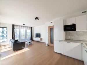 Pronájem bytu 2+kk, Praha - Hloubětín, Poděbradská, 62 m2