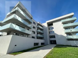 Prodej obchodního prostoru, Karlovy Vary, 72 m2