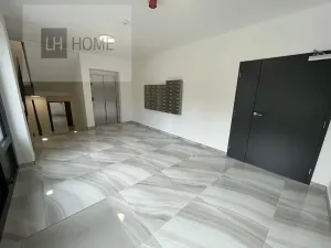 Prodej obchodního prostoru, Karlovy Vary, 72 m2
