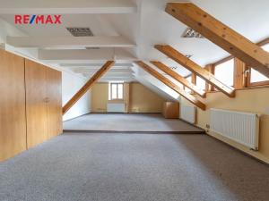 Pronájem kanceláře, Šumperk, nám. Míru, 200 m2