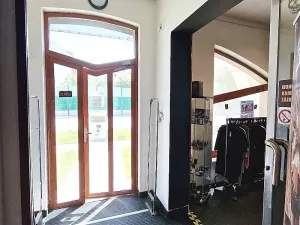 Pronájem obchodního prostoru, Ostrava, Mariánskohorská, 140 m2