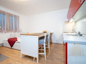 Pronájem bytu 1+kk, Praha - Stodůlky, Sluneční náměstí, 28 m2
