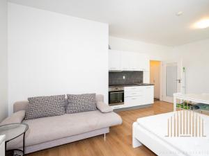 Pronájem bytu 1+kk, Praha - Hlubočepy, Silurská, 33 m2