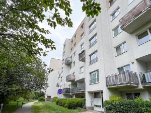Pronájem bytu 1+kk, Praha - Hlubočepy, Silurská, 33 m2