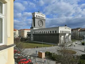 Pronájem bytu 3+kk, Praha - Vinohrady, náměstí Jiřího z Poděbrad, 93 m2