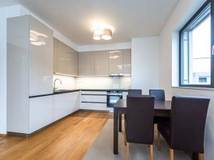 Pronájem bytu 2+kk, Praha - Jinonice, Kloudova, 59 m2