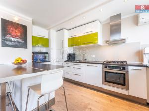 Prodej bytu 3+kk, Praha - Prosek, Prosecká, 68 m2