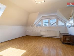 Prodej rodinného domu, Veltrusy, U Stadionu, 180 m2