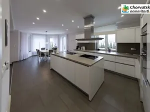 Prodej rodinného domu, Otočac, Chorvatsko, 200 m2