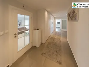 Prodej rodinného domu, Otočac, Chorvatsko, 200 m2