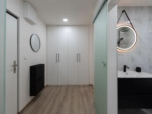 Prodej bytu 2+1, Praha - Lhotka, Zálesí, 42 m2