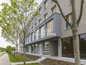 Prodej bytu 2+kk, Praha - Hostavice, Českobrodská, 60 m2