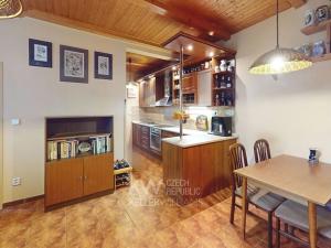 Prodej komerční nemovitosti, Babice, 2930 m2