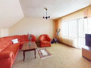 Prodej komerční nemovitosti, Babice, 2930 m2