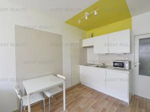 Prodej bytu 1+kk, Praha - Troja, Hnězdenská, 25 m2