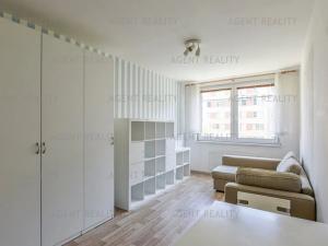 Prodej bytu 1+kk, Praha - Troja, Hnězdenská, 25 m2