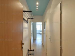 Prodej bytu 1+kk, Praha - Troja, Hnězdenská, 25 m2