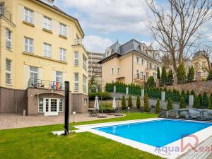 Prodej ubytování, Karlovy Vary, Jarní, 989 m2