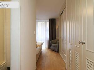 Pronájem bytu 2+kk, Praha - Vinohrady, Belgická, 34 m2