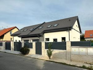 Prodej rodinného domu, Zeleneč, Konvalinková, 128 m2