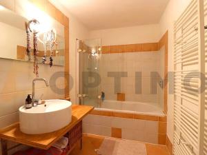 Prodej bytu 4+kk, Roztoky, Tyršovo nám., 143 m2