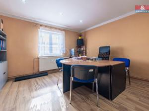 Prodej obchodního prostoru, Lišany, 832 m2