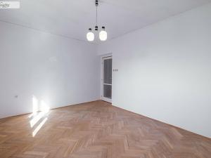 Prodej bytu 3+1, Praha - Komořany, Na Poustkách, 77 m2