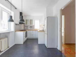 Prodej podílu bytu 2+1, Karlovy Vary, 5. května, 59 m2
