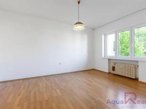 Prodej podílu bytu 2+1, Karlovy Vary, 5. května, 59 m2