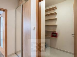 Pronájem bytu 2+kk, Praha - Dolní Měcholupy, Kryšpínova, 57 m2