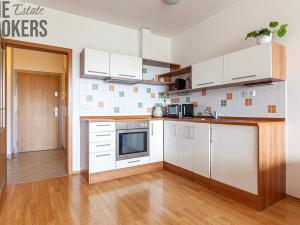 Prodej bytu 1+kk, Praha - Holešovice, Osadní, 44 m2