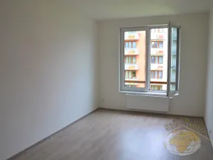 Pronájem bytu 2+kk, Praha - Čakovice, Tryskovická, 67 m2