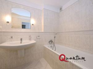 Pronájem bytu 3+kk, Praha - Řepy, Mrkvičkova, 88 m2