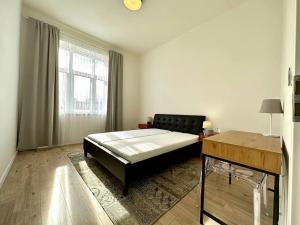 Pronájem bytu 2+kk, Praha, Zenklova, 54 m2