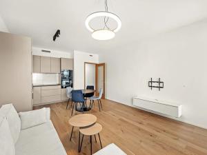 Pronájem bytu 2+kk, Praha - Smíchov, Nádražní, 54 m2