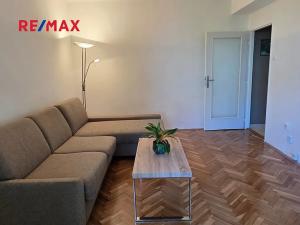 Pronájem bytu 2+kk, Praha - Vršovice, Oblouková, 53 m2