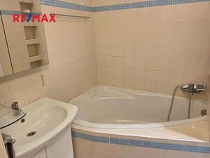 Pronájem bytu 2+kk, Praha - Vršovice, Oblouková, 53 m2