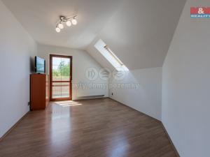 Prodej rodinného domu, Nová Role - Mezirolí, 221 m2