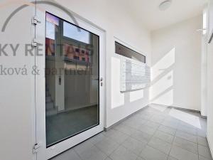 Prodej bytu 1+kk, Praha - Černý Most, Dobrovolného, 32 m2