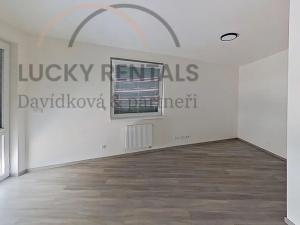 Prodej bytu 1+kk, Praha - Černý Most, Dobrovolného, 31 m2