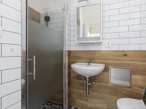 Pronájem bytu 1+kk, Praha - Libeň, náměstí Dr. Václava Holého, 22 m2