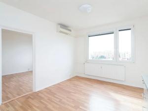 Pronájem bytu 2+kk, Praha - Kamýk, Rabyňská, 39 m2