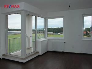 Pronájem bytu 4+kk, Velký Osek, U hřiště, 84 m2