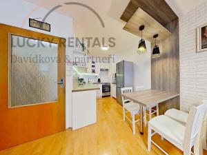 Pronájem bytu 2+kk, Praha - Prosek, Litoměřická, 42 m2