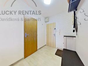 Pronájem bytu 2+kk, Praha - Prosek, Litoměřická, 42 m2